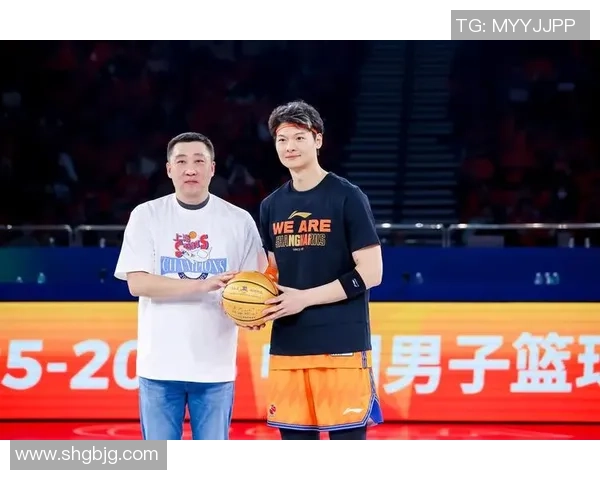 姚明亲临鞍山篮球盛会助力青少年体育发展与交流