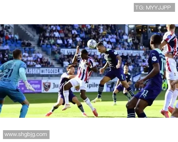 欧冠焦点战平:皇马与马竞激战成平局乌龙球引发全场热烈反响