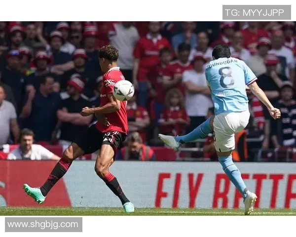 足总杯精彩对决国米4-0曼城争议判罚引发全场热议